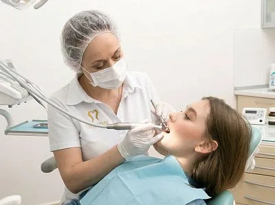 -50% на лечение кариеса под микроскопом