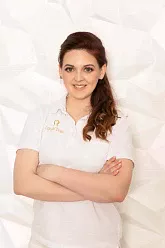 <b>Ерёмина Александра Андреевна</b><br>Зубной врач, ведущий стоматолог-гигиенист<br>